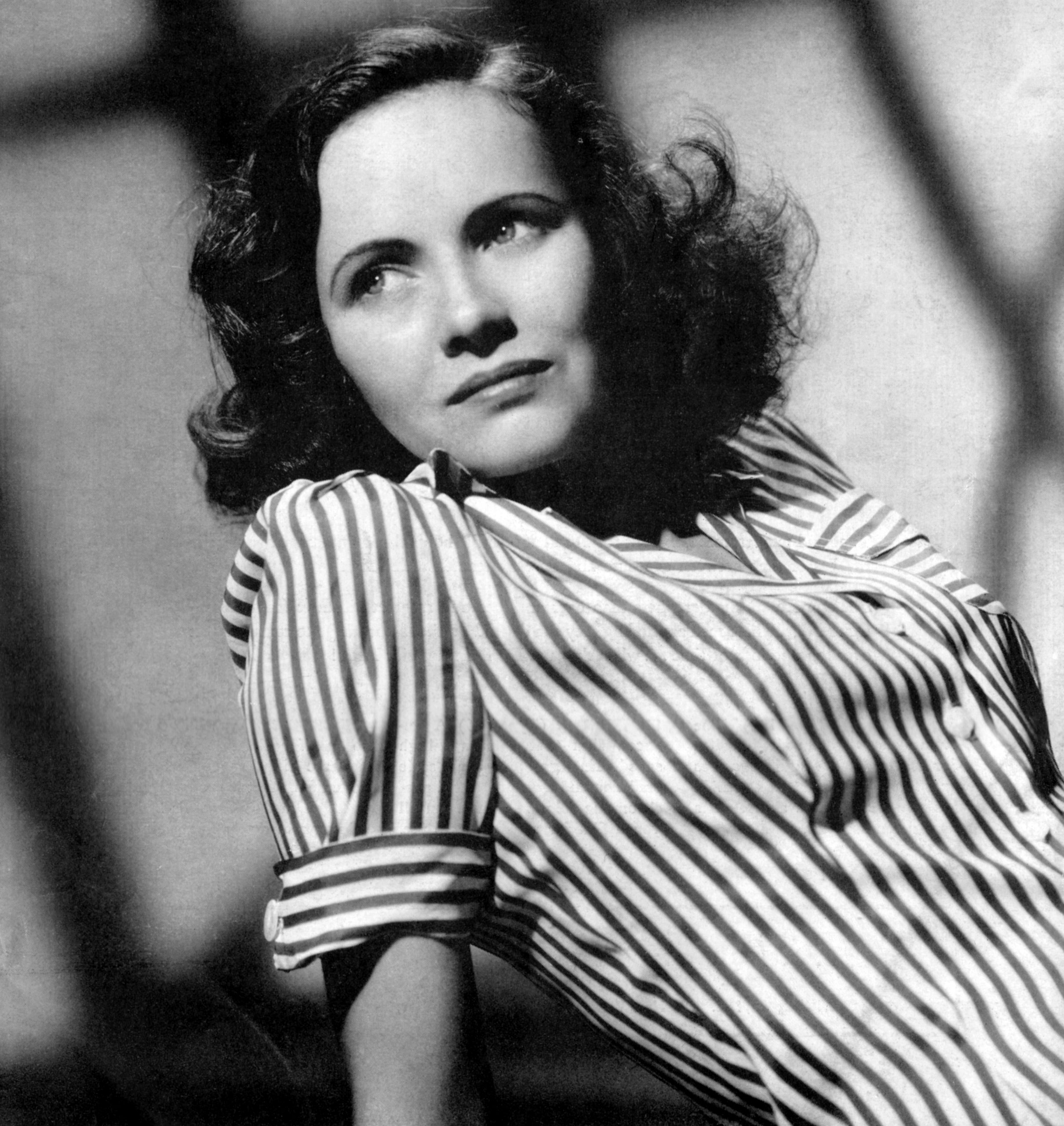Teresa-Wright-scaled