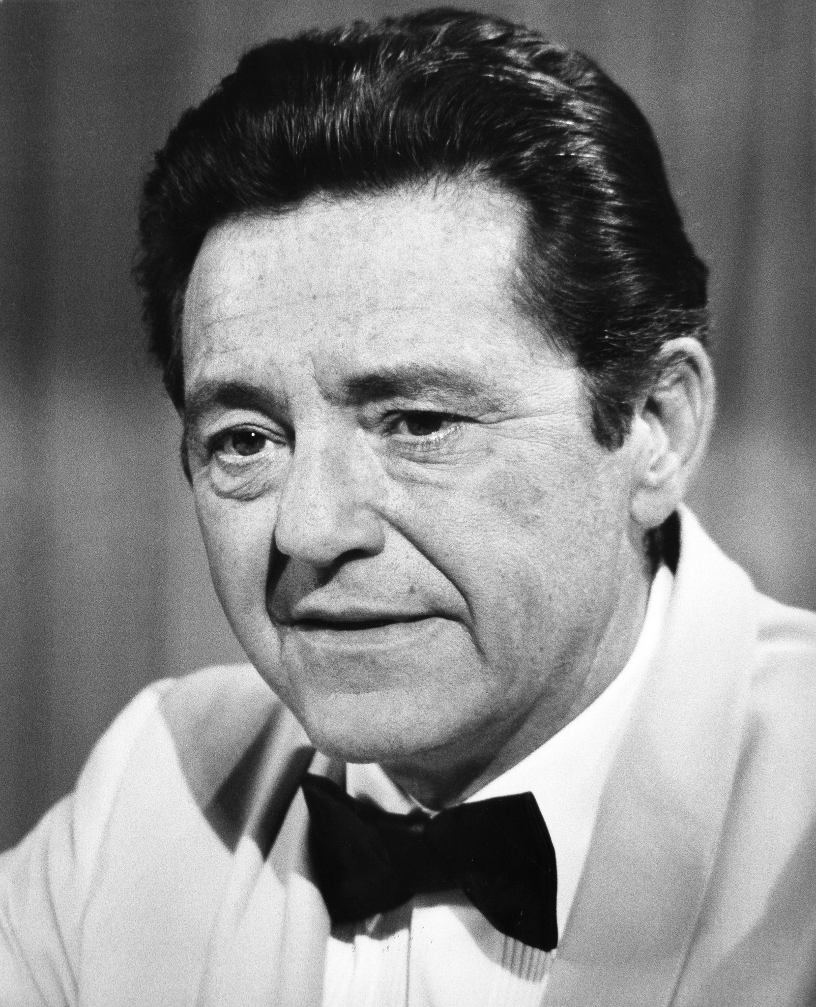 Edward-Binns