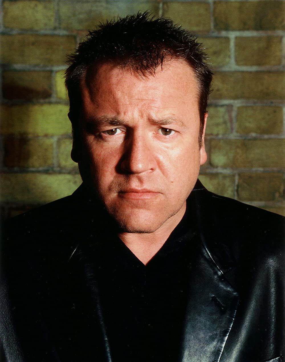  Ray Winstone