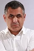 Mani Haghighi 